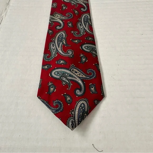 LANVIN Paris Tie 100%Silk Dark Red Background Green & Tan Paisley Made in Italy
